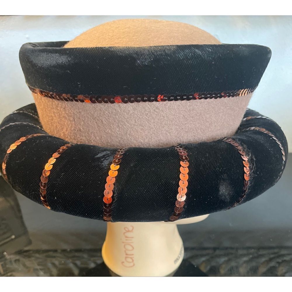 Vintage 100% Wool Women’s Tub  Hat Tan/Black Gold Sequins by Deborah New York
